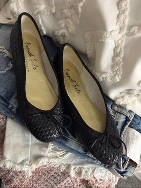 French Sole Black Woven Ballet Flats with Bow 40.5 beautiful condition!